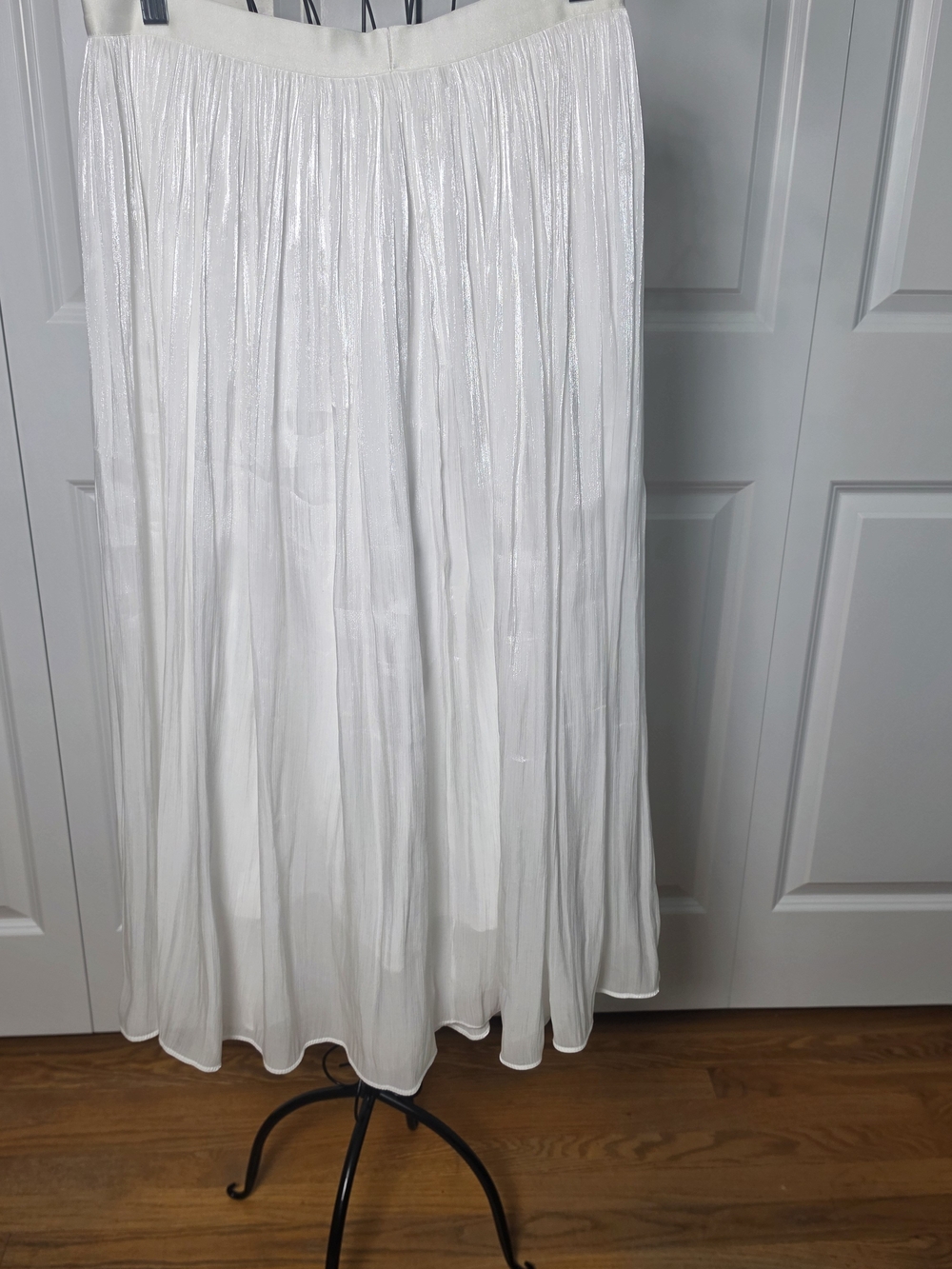 Women’s XL White Metallic Pleated Midi Skirt Shimmer Elastic Waist Lined